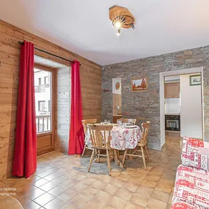 Appartement 153 Rue Des Rochers, Lanslevillard